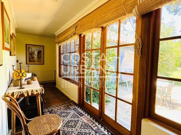 Hermosa casa con gran terreno en Limache