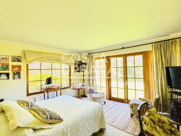Hermosa casa con gran terreno en Limache