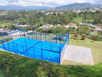 VENDO ESPECTACULAR CASA CON PISCINA DE 4 HABITACIONES