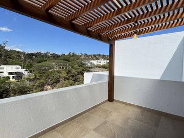 VENDO ESPECTACULAR CASA CON PISCINA DE 4 HABITACIONES