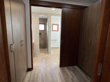 VENDO ESPECTACULAR CASA CON PISCINA DE 4 HABITACIONES