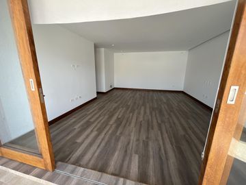 VENDO ESPECTACULAR CASA CON PISCINA DE 4 HABITACIONES