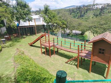 VENDO ESPECTACULAR CASA CON PISCINA DE 4 HABITACIONES