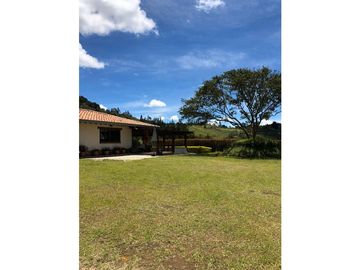 VENTA FINCA MARINILLA VIA EL PEÑOL, ANTIOQUIA, COLOMBIA