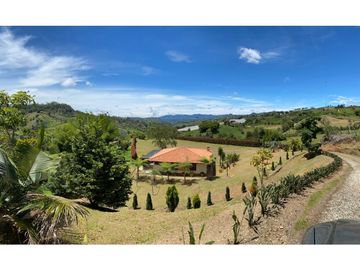 VENTA FINCA MARINILLA VIA EL PEÑOL, ANTIOQUIA, COLOMBIA