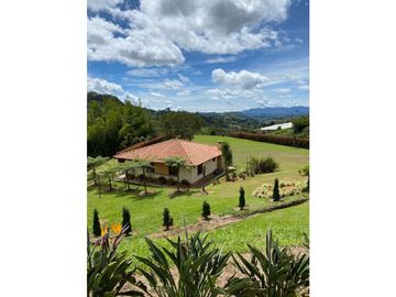 VENTA FINCA MARINILLA VIA EL PEÑOL, ANTIOQUIA, COLOMBIA
