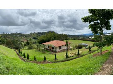 VENTA FINCA MARINILLA VIA EL PEÑOL, ANTIOQUIA, COLOMBIA