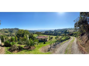 VENTA FINCA MARINILLA VIA EL PEÑOL, ANTIOQUIA, COLOMBIA