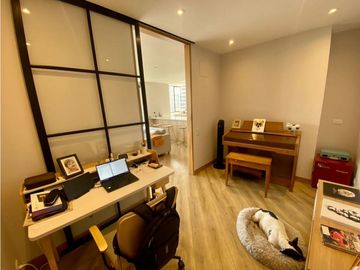 VENDO APARTAMENTO REMODELADO EN EL POBLADO