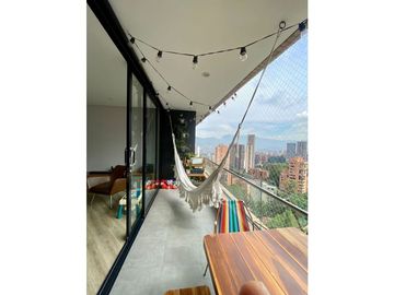 VENDO APARTAMENTO REMODELADO EN EL POBLADO