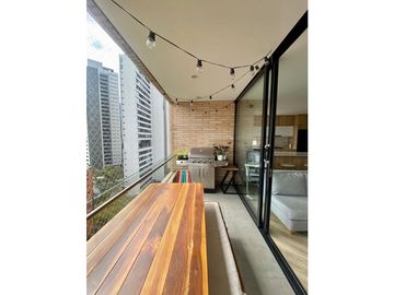 VENDO APARTAMENTO REMODELADO EN EL POBLADO