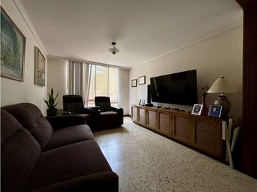 Apartamento en venta Oviedo, Poblado.