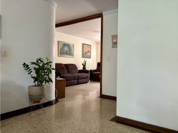 Apartamento en venta Oviedo, Poblado.