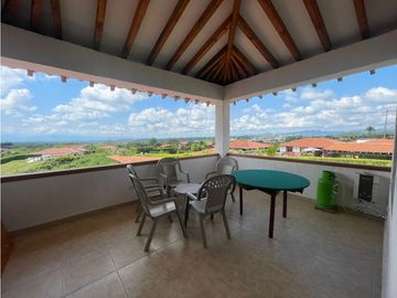 SE VENDE CASA CAMPESTRE EN CONJUNTO EN MONTENEGRO