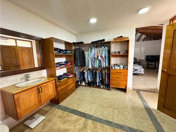 SE VENDE CASA CAMPESTRE EN CONJUNTO EN MONTENEGRO
