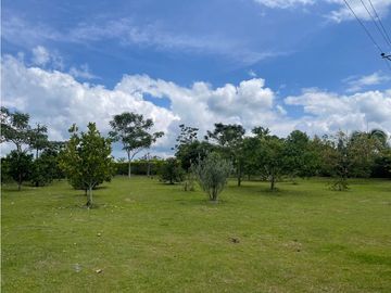 SE VENDE CASA CAMPESTRE EN CONJUNTO EN MONTENEGRO