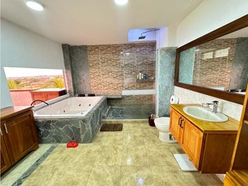 SE VENDE CASA CAMPESTRE EN CONJUNTO EN MONTENEGRO