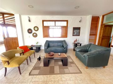 SE VENDE CASA CAMPESTRE EN CONJUNTO EN MONTENEGRO