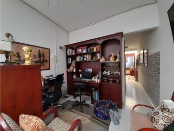 Casa de dos pisos en venta Barrio Las Mercedes Palmira Valle Colombia