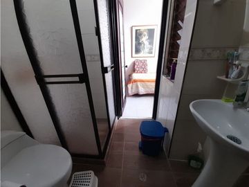 Casa de dos pisos en venta Barrio Las Mercedes Palmira Valle Colombia