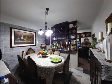 Casa de dos pisos en venta Barrio Las Mercedes Palmira Valle Colombia