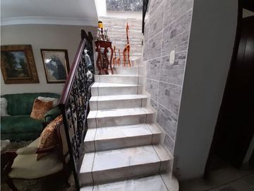 Casa de dos pisos en venta Barrio Las Mercedes Palmira Valle Colombia