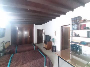 Arriendo casa comercial esquinera en Los Colores, Medellín