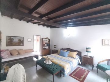 Arriendo casa comercial esquinera en Los Colores, Medellín