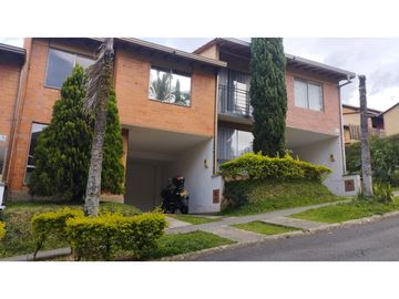 CASA EN VENTA ENVIGADO LAS ANTILLAS