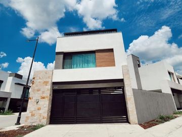 Casa en renta Alina Residencial Santiago