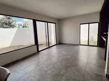 Casa en renta Alina Residencial Santiago
