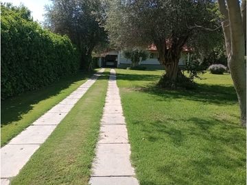 VENTA CASA - CALLE PROFESOR MATHUS 2291 - GUAYMALLÉN - MENDOZA.
