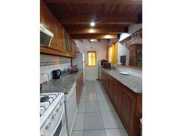 VENTA CASA - CALLE PROFESOR MATHUS 2291 - GUAYMALLÉN - MENDOZA.