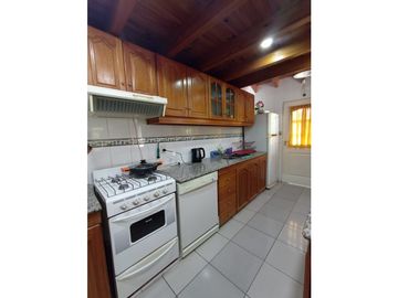 VENTA CASA - CALLE PROFESOR MATHUS 2291 - GUAYMALLÉN - MENDOZA.