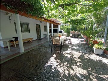 VENTA CASA - CALLE PROFESOR MATHUS 2291 - GUAYMALLÉN - MENDOZA.