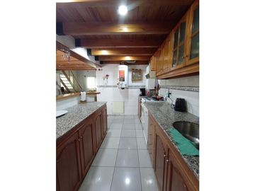 VENTA CASA - CALLE PROFESOR MATHUS 2291 - GUAYMALLÉN - MENDOZA.