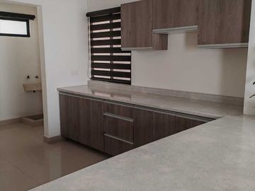 Casa en VENTA zona Santa Catarina