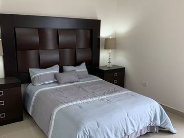 Casa en VENTA zona Santa Catarina