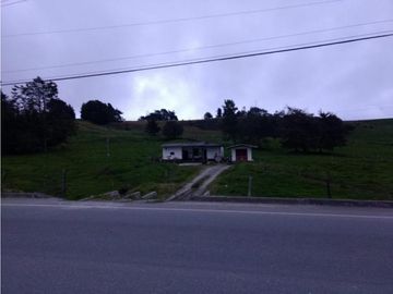Lote en Venta en  Yarumal, sobre la Troncal.
