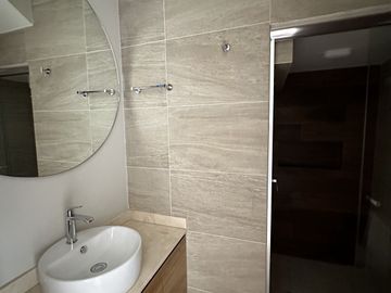 Estrena casa en Parques Vallarta dentro de coto