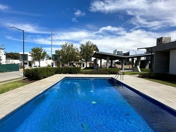 Estrena casa en Parques Vallarta dentro de coto