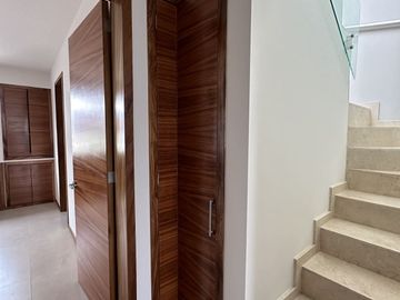Estrena casa en Parques Vallarta dentro de coto
