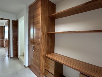 Estrena casa en Parques Vallarta dentro de coto