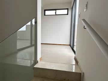 Estrena casa en Parques Vallarta dentro de coto