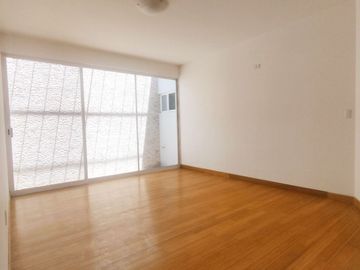 En Venta Casa en Hacienda Real Tejeda, 3 Recamaras, 3.5 Baños, Gran Ubicación !!