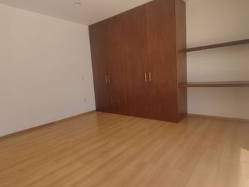En Venta Casa en Hacienda Real Tejeda, 3 Recamaras, 3.5 Baños, Gran Ubicación !!