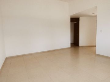 En Venta Casa en Hacienda Real Tejeda, 3 Recamaras, 3.5 Baños, Gran Ubicación !!