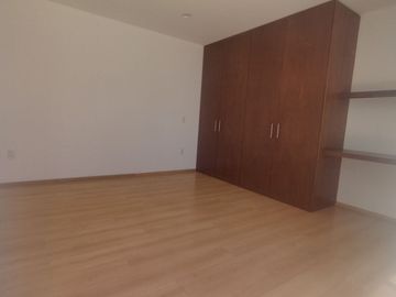 En Venta Casa en Hacienda Real Tejeda, 3 Recamaras, 3.5 Baños, Gran Ubicación !!