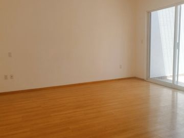 En Venta Casa en Hacienda Real Tejeda, 3 Recamaras, 3.5 Baños, Gran Ubicación !!