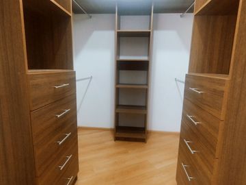 En Venta Casa en Hacienda Real Tejeda, 3 Recamaras, 3.5 Baños, Gran Ubicación !!